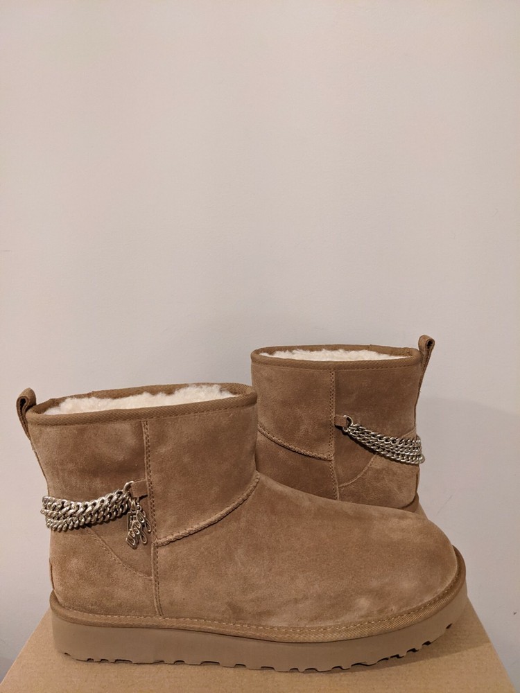 Ugg Australia Womens Classic  Mini  Chains Boot  Size 7 NIB
