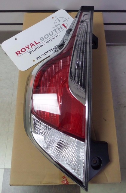 Toyota Prius C 2015 2017 Left Rear Tail Light Lamp Genuine Oem Oe For Sale Online Ebay