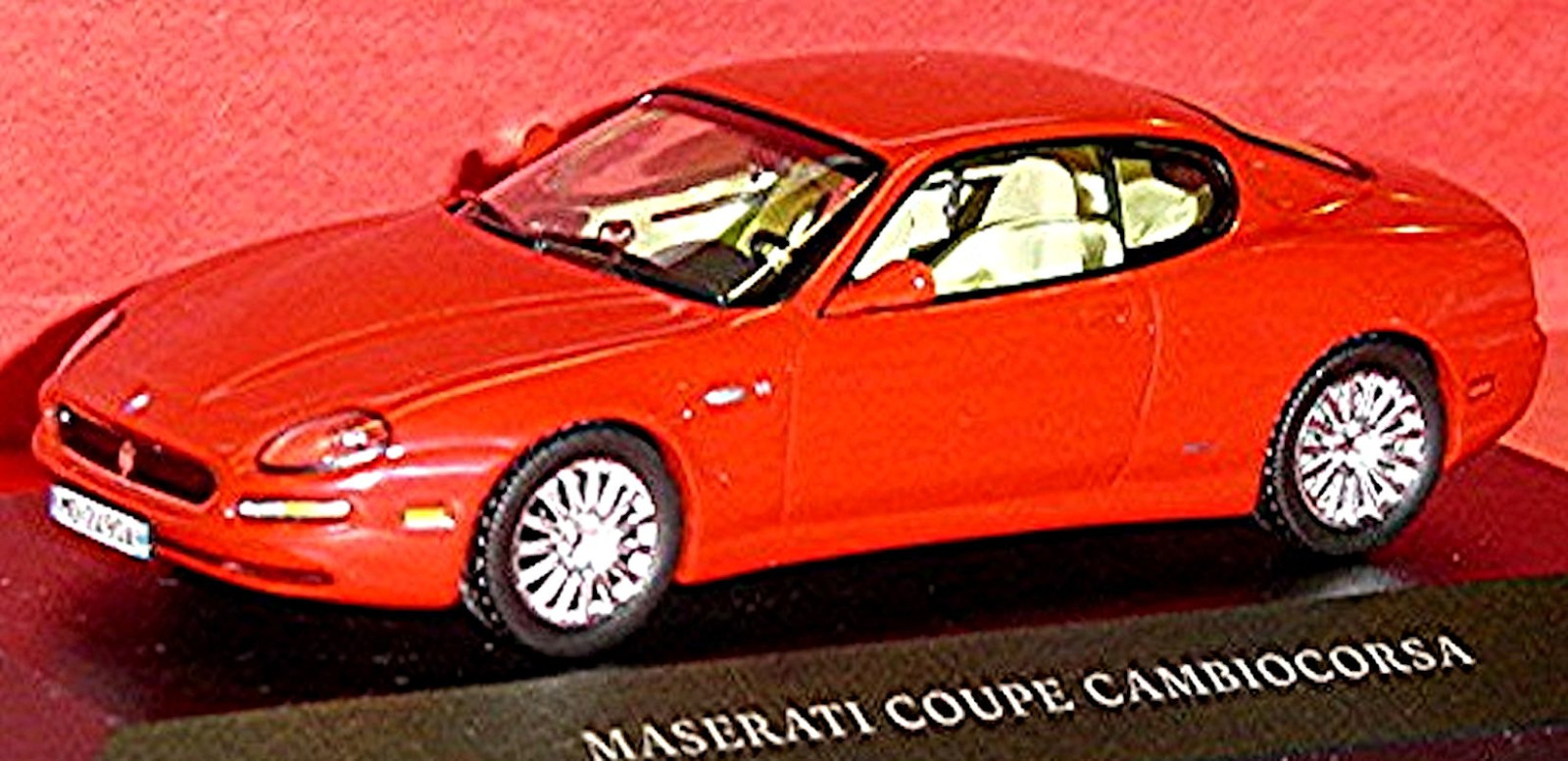 Maserati Coupe Cambiocorsa 2002-04 Red 1:43 Ixo