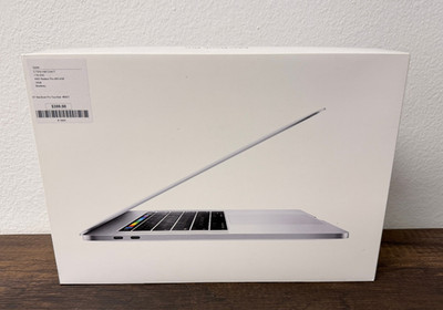 Apple MacBook Pro 15 in  Silver Intel Core i7 2.70 GHz 1TB SSD 16GB