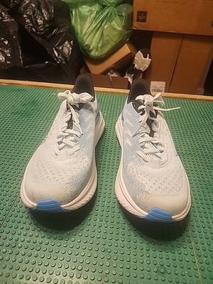 Women's hoka mach 6 size 9.5B