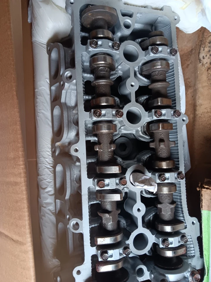 Kit de cabeza, juntas de cabeza, pernos de cabeza y cadena de distribución para Toyota Camry 2009 Foto 2 de 4