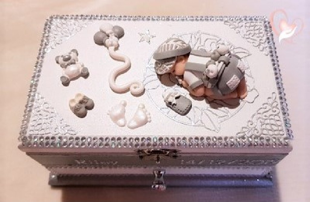 Boîte à musique bébé Fimo garçon gris et blanc pour chambre d'enfant