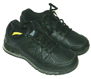athletic works slip resistant shoes