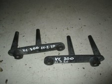 Coppia Staffe Parabrezza Plexiglass Supporto Yamaha XC 300 Versity 2003 2006