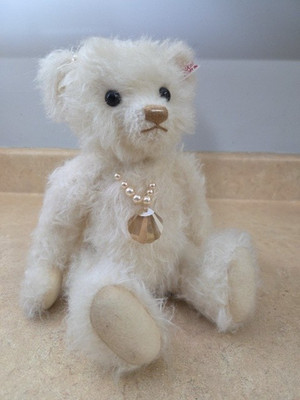 2012 STEIFF SHELLY WITH MOHAIR SWAROVSKI CRYSTAL SHELL AND FAUX PEARLS  LE 1500