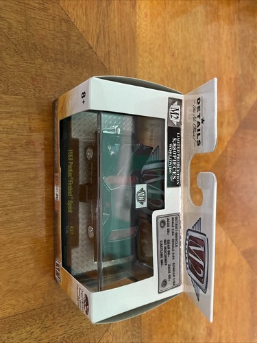 M2 PREMIUM EDITION 1968 PONTIAC FIREBIRD SPRINT R37 17-04 (1:64 SCALE) - Picture 2 of 6