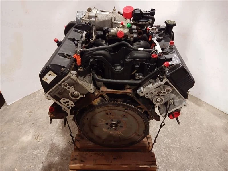 4.6L Engine 272846 Miles 8th Digit VIN W from 2003 Mercury Grand Marquis 9341308 Foto 3 de 4