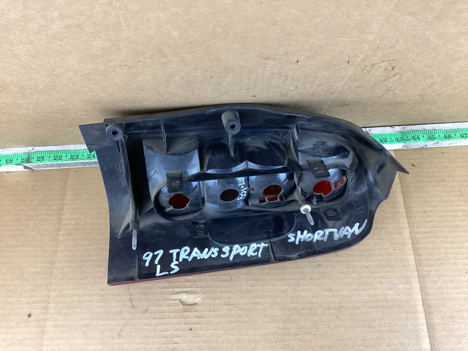 Conjunto de luz trasera izquierda del lado del conductor Pontiac Trans Sport 1997-1999 10406611 Foto 4 de 4