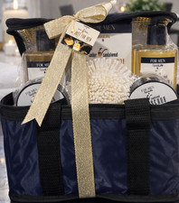 SpaLife Men Sandalwood Bath Gift Basket Set with Body Scrub, Blue/Black