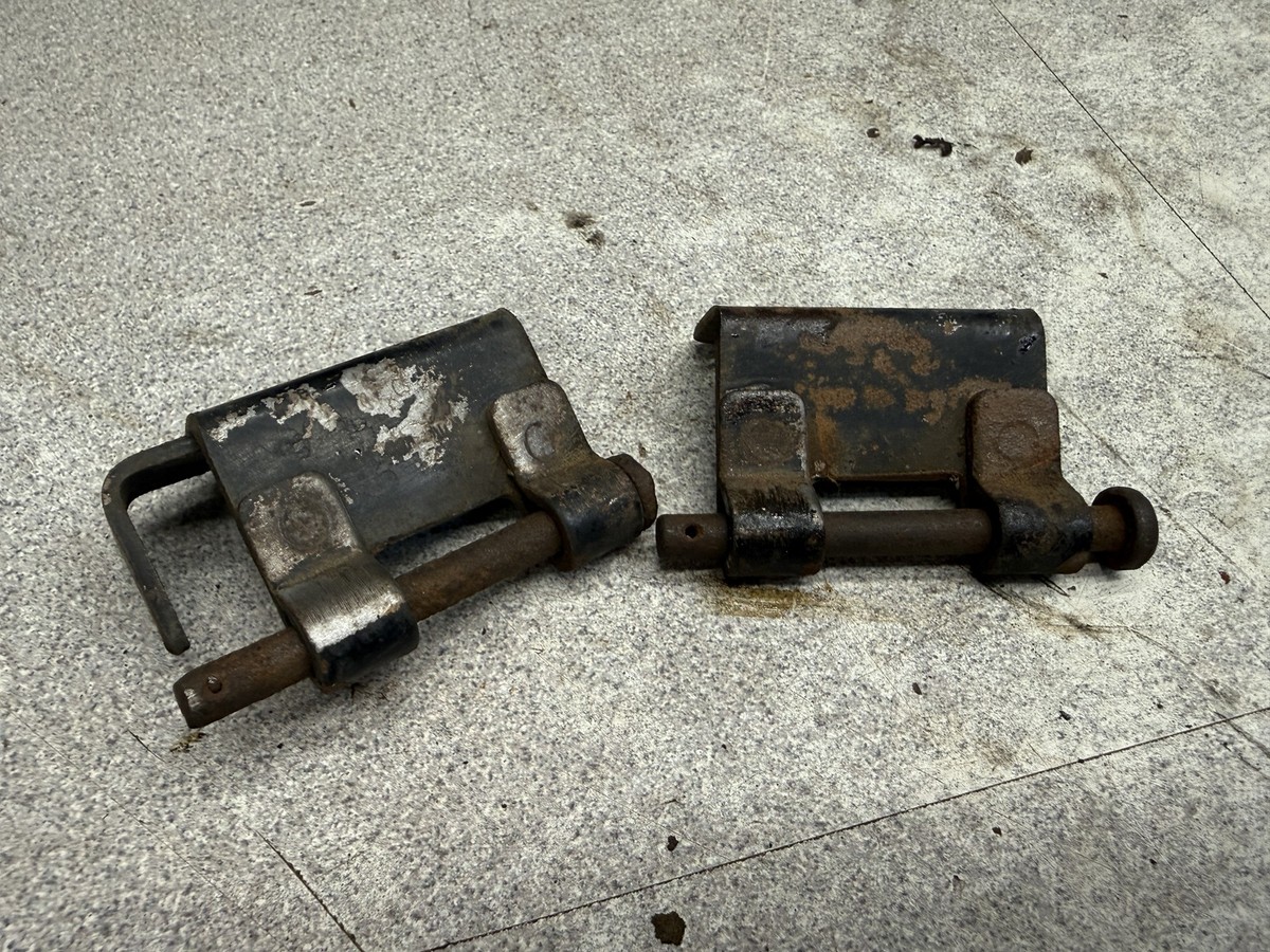 1979 Kawasaki KZ650D SR SEAT HINGES O11-8759.ADH | eBay