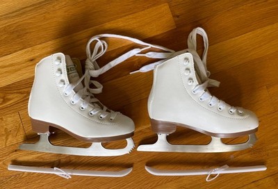 DBX Classic White Girls Ice Figure Skates Size 7 with Guards Excellent Condition
