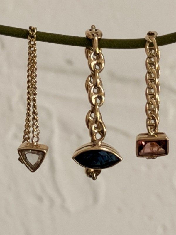 WENDY NICHOL CHAIN RINGS SET OF 3  Pink & Blue Sapphire- Diamond Retail $4795