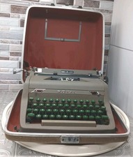 Vintage 1950 Royal Quiet De Luxe Portable Typewriter With Carrying Case  thumbnail