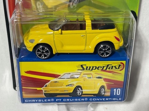 2004 Matchbox Superfast #10 Chrysler PT Cruiser Convertible, Yellow, 1/64, NIB - Picture 2 of 2