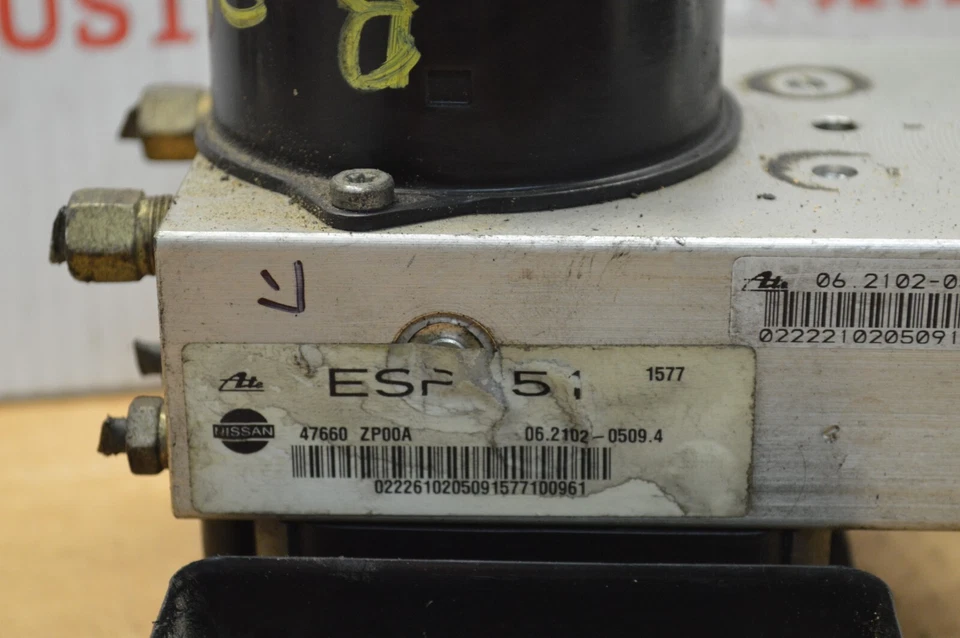 Nissan Pathfinder 2005-2007 ABS 47660ZP00A módulo 21-13D4 Foto 2 de 4