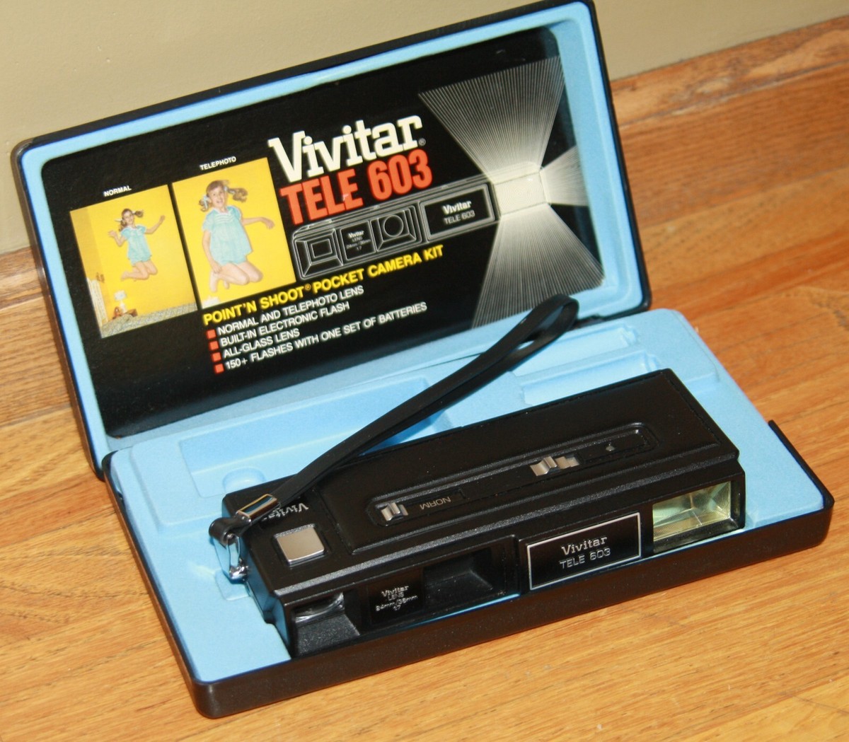 Vintage Vivitar Tele 603 pocket point'n shoot camera in original