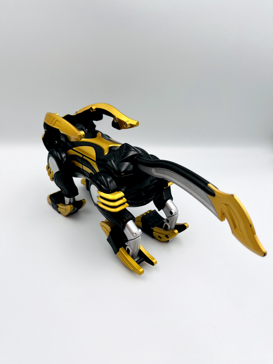 Bandai Power Rangers Jungle Fury Gekiranger DX Rin Lion Rin
