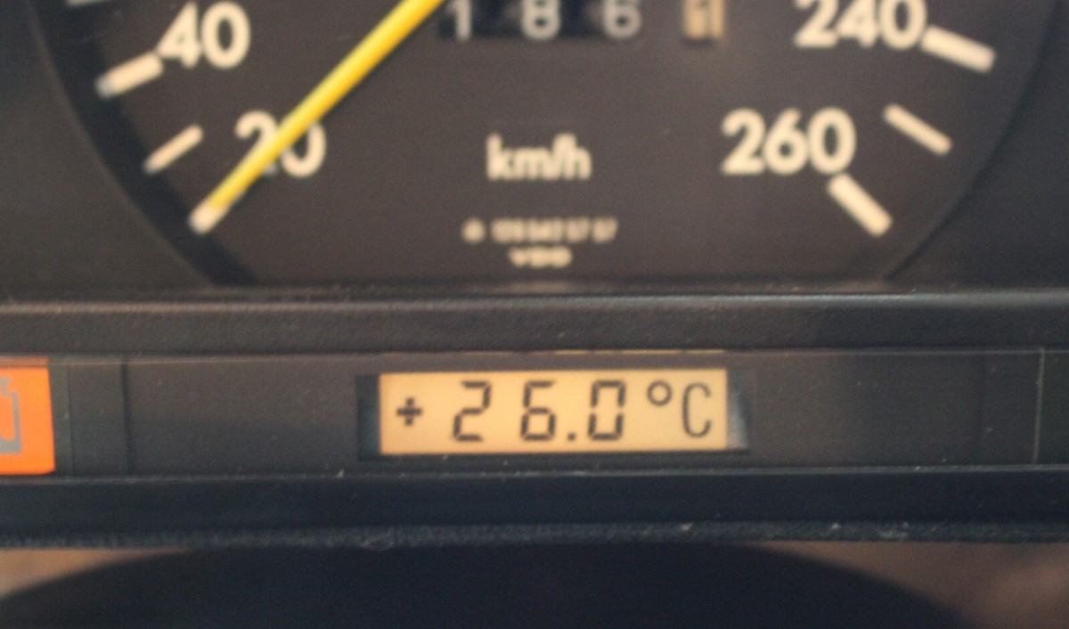 MERCEDES-BENZ MB W126 OUTBOARD TEMPERATURE DISPLAY INSTRUMENT 