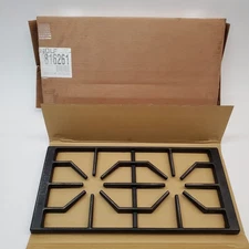 OEM Wolf Cast Iron Grate Assembly Burner Dual Fuel 816261 Feet Worn 23" X 11"