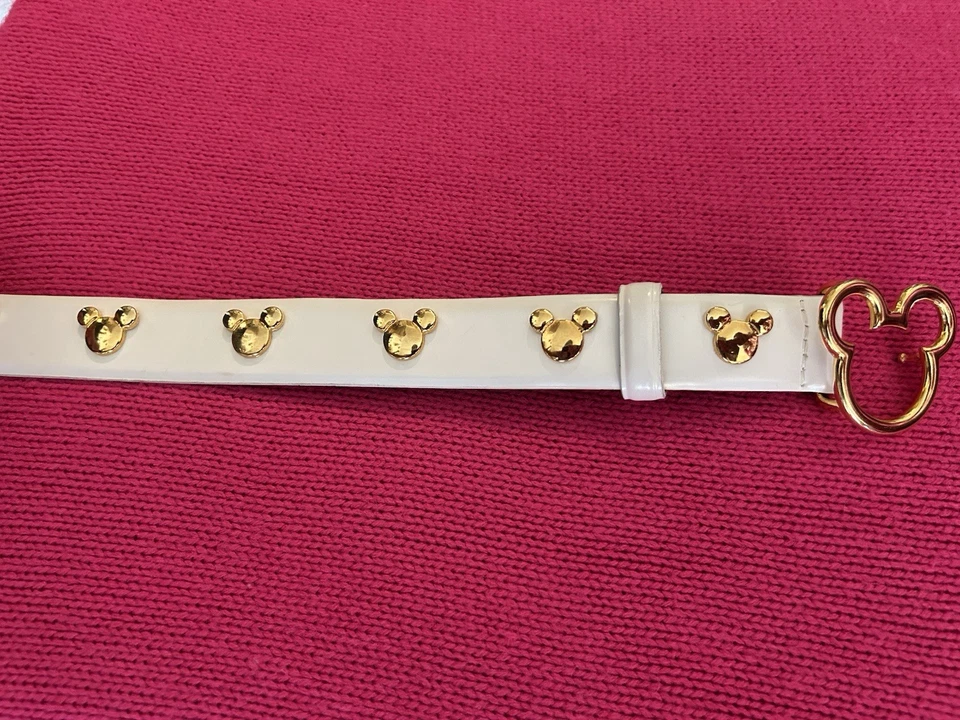 Cinturón de cuero blanco Disney Mickey Mouse con detalles dorados Foto 3 de 4