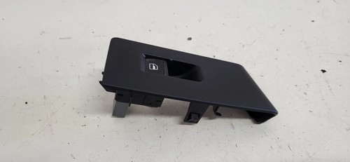 VW PASSAT Variant B7 365 Schalter für Fensterheber hinten rechts 30824305