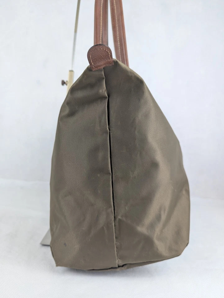 AUTHENTIC Longchamp Le Pliage – Foldable Green Nylon Tote Bag, Gently Used! - Image 4 of 4