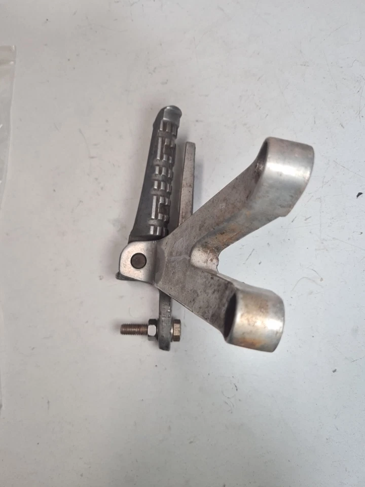 Pastilla trasera derecha Yamaha FZR400R 1WG 1988-1994 Foto 3 de 4