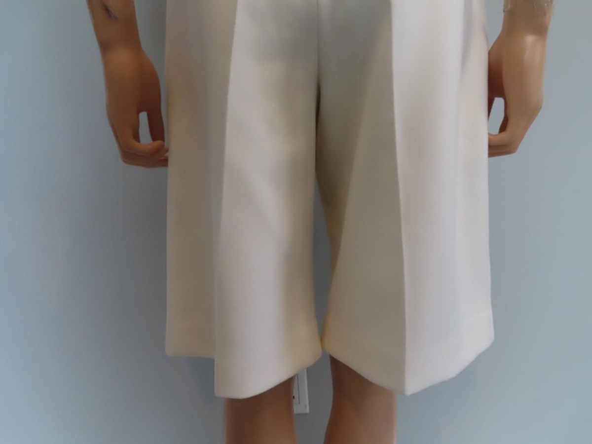 Christian Dior★素敵!Ecru Wool Bermuda Shorts NWT Christian Dior Ecru Wool Bermuda Shorts w/ Gold Buttons