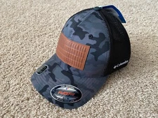 Columbia Mesh Camo Tree Flag Flexfit Cap S/M