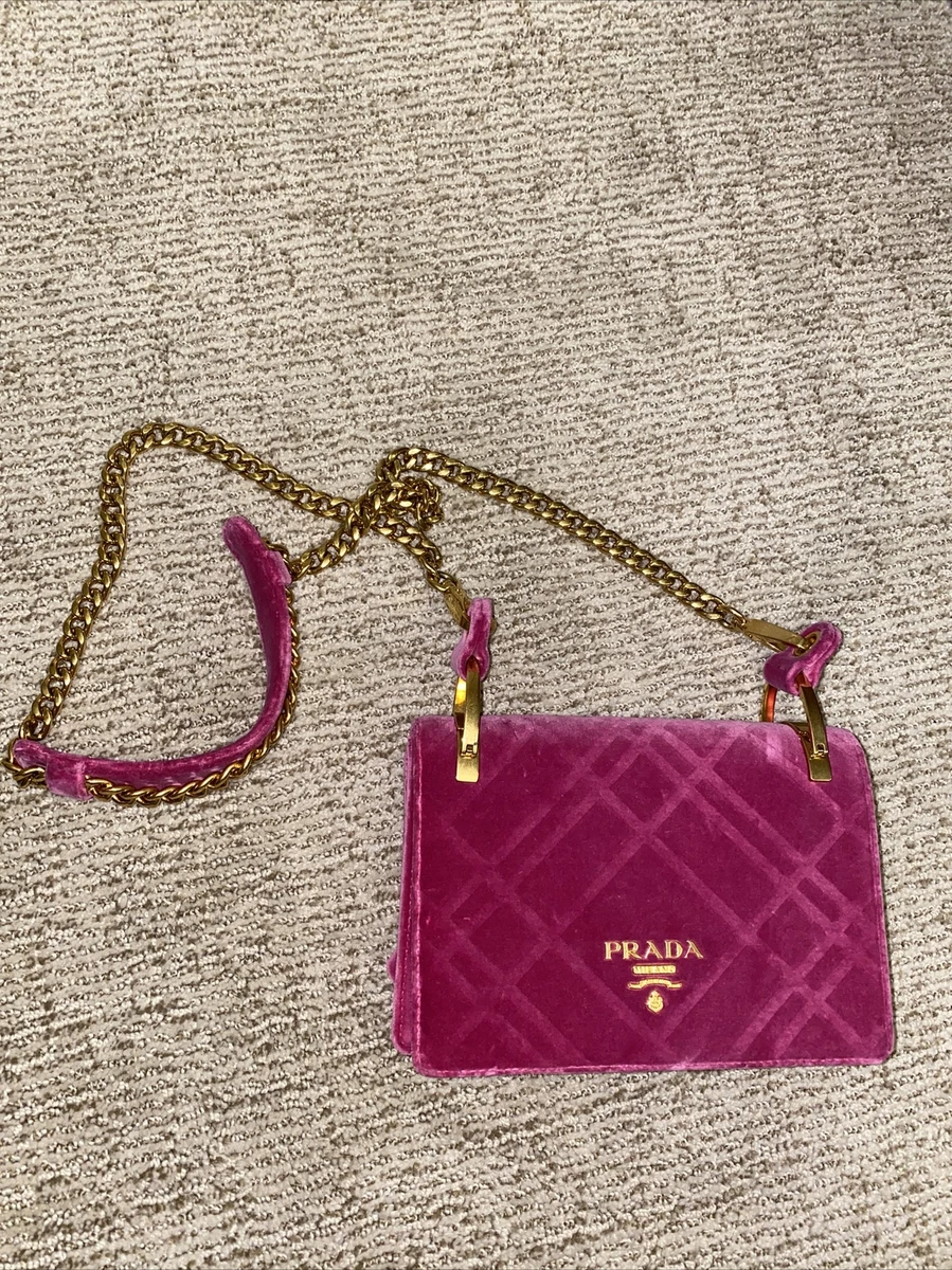 Prada clutch hotsell with chain