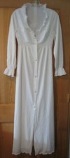 VTG SHADOWLINE PEIGNOIR LINGERIE ROBE LONG PLUNGE NECK SEMI SHEER RUFFLE WHITE