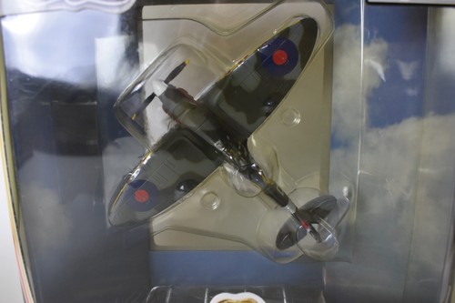 Matchbox Collection Supermarine MK II Spitfire WWII Airplane Fighter 1:72 2002 B - Picture 3 of 4