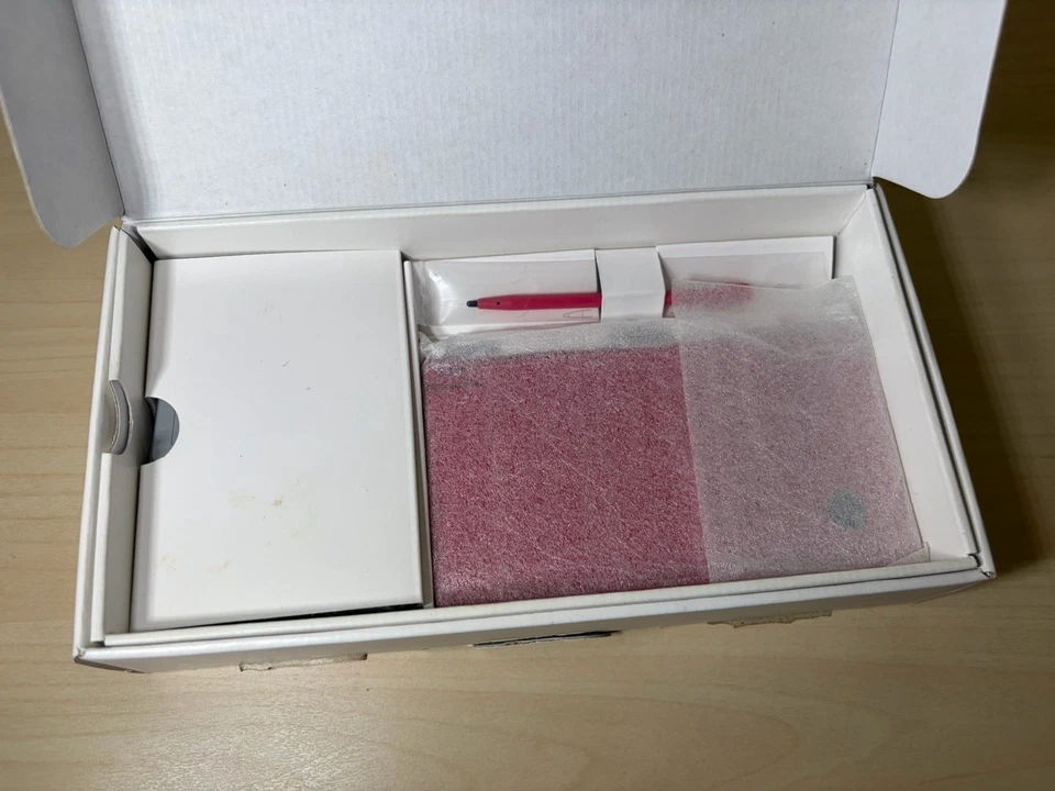 Nintendo DSi Pink Handheld Console New Open Box - Image 4 of 4