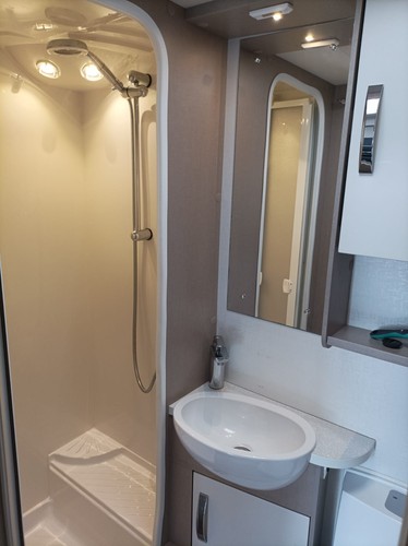 Sterling Eccles 590 Caravan - Picture 19 of 24