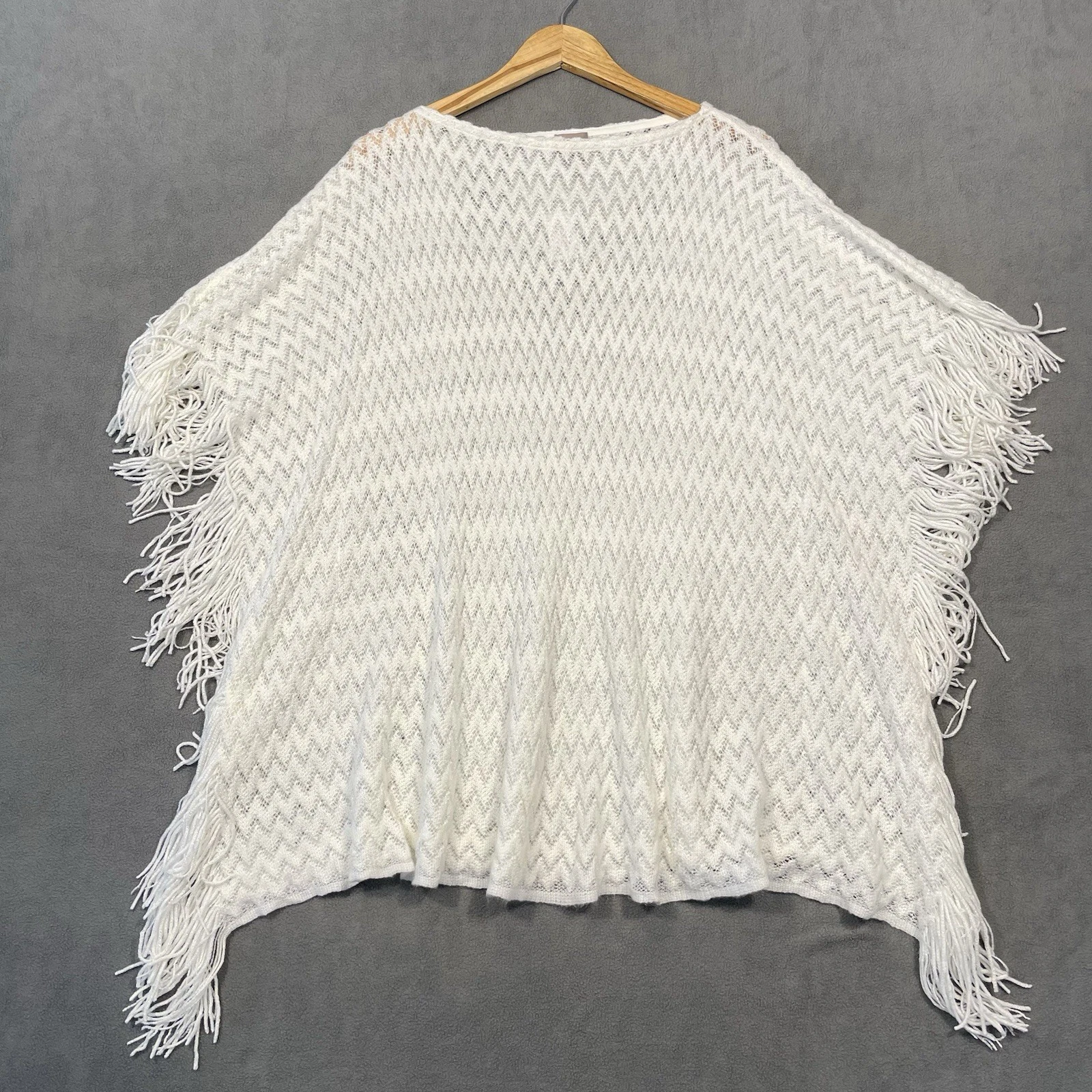 CHICO’S WOMEN’S SIZE S/M Fringed Crochet Poncho Ecru Chevron Pattern NEW
Opens in a new window or ta