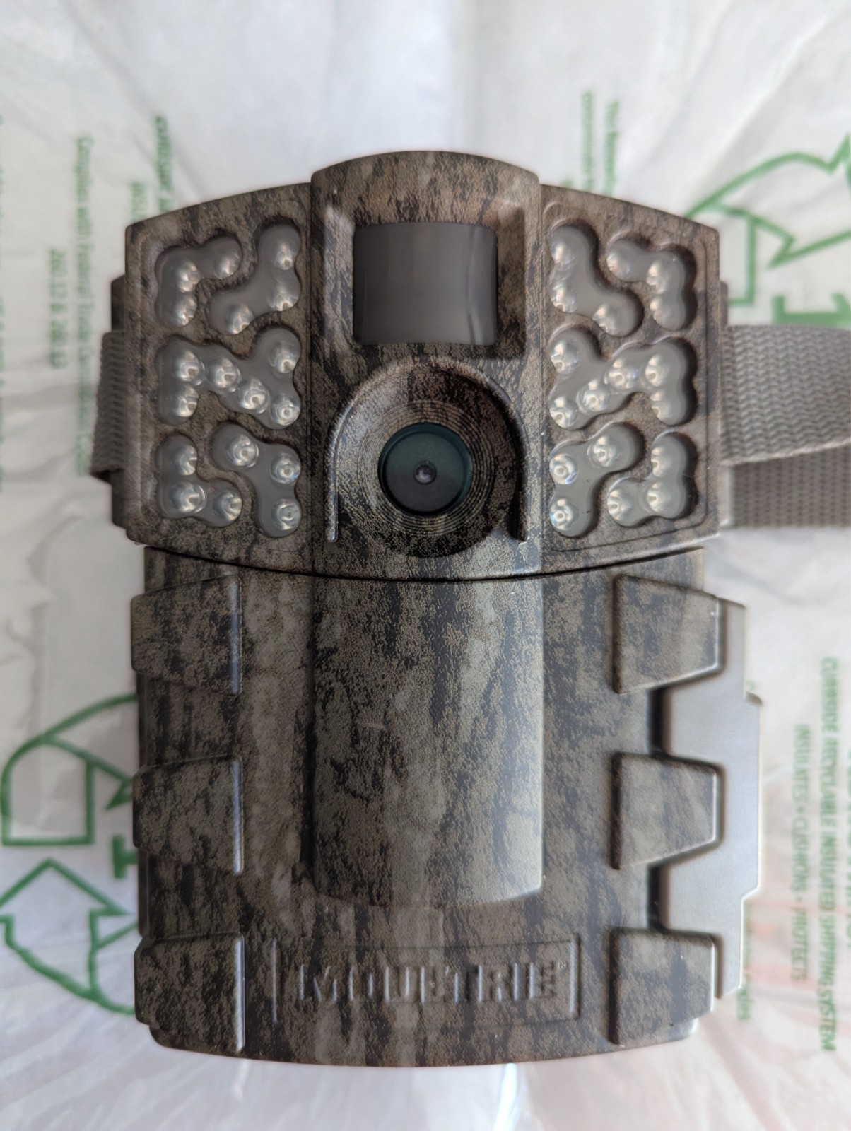  Moultrie Model MCG-13067 Trail Camera, 4GB SD Card, Batteri