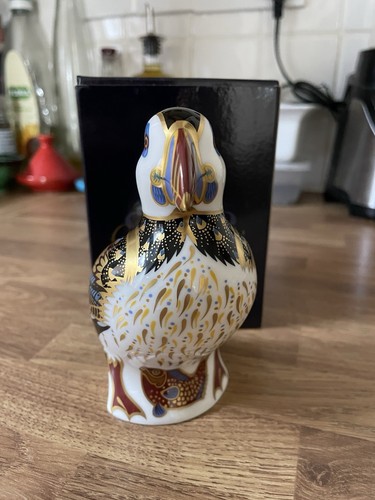 Royal Crown Derby Puffin Figurine Ceramic Gold Detailing Collectible Bird - Picture 2 of 7