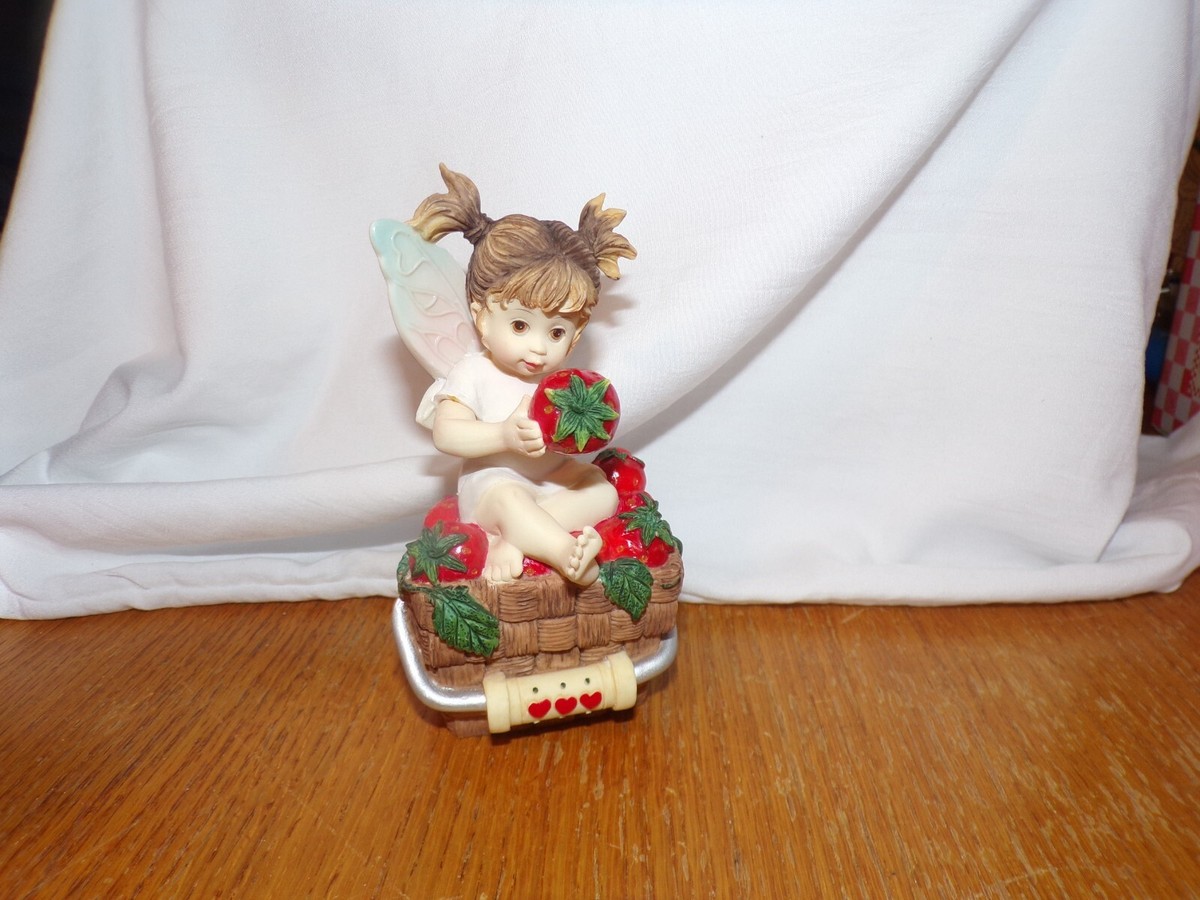 MY LITTLE KITCHEN FAIRIES Berry Fairie Strawberry Basket Fairy