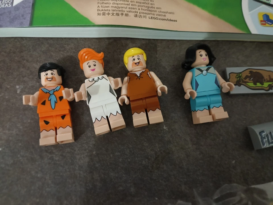 LEGO Ideas 21316 The Flintstones, foto 3 di 5