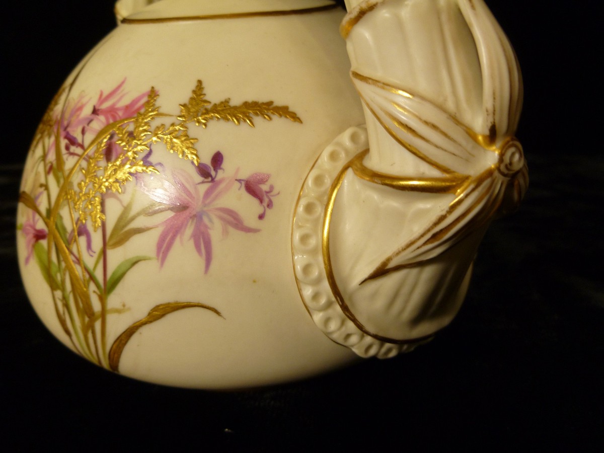  Worcester 花瓶 RARE ROYAL WORCESTER DOUBLE SPOUTED & HANDLED VASE W/ DRAGONFLIES