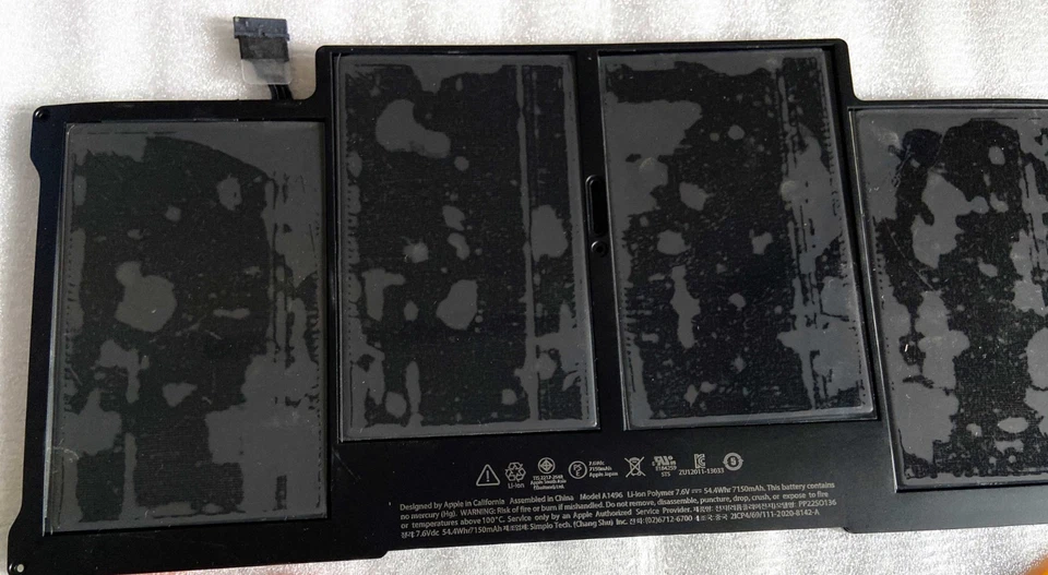 Batería Original A1496 A1466 MacBook Air 13" Mediados de 2012,2013, Principios de 2014, 2015 2017 Foto 2 de 4