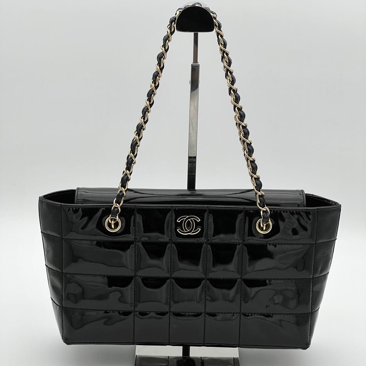 CHANEL Shoulder Bag: Chocolate Bar  Black Patent CC Logo  w/o accessories-image