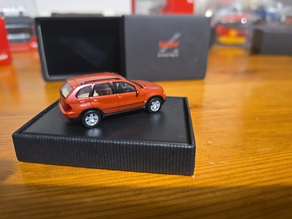 Herpa   101370  H0 1/87 BMW X5 Brillant Serie  - Immagine 3 di 4