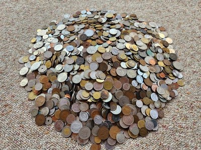 5 Pound World Coin Lot With Bonus Items