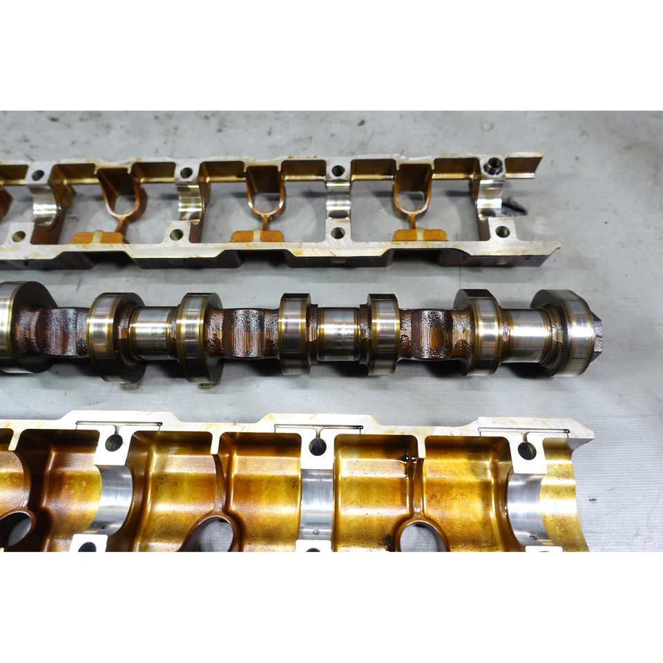 Árbol de levas de admisión de motor de 6 cilindros doble turbo BMW E90 335i 135i N54 07-13 con bandeja OEM Foto 4 de 4