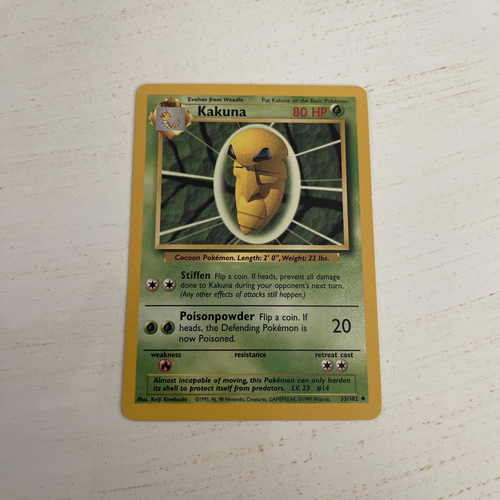  Kakuna 33/102 Pokemon, excellent condition 