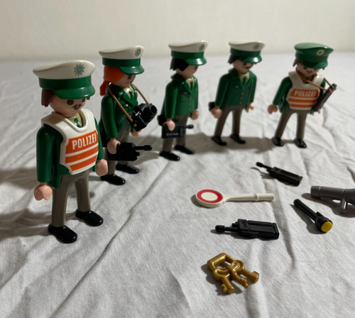 Playmobil Polizei Figuren Set - 5 Polizistinnen + 4 Polizisten + Zubehör - Bild 3 von 24