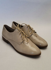 Karl Lagerfield Paris Women Iva Beige Patent Leather Oxford Shoes Size 8 M
