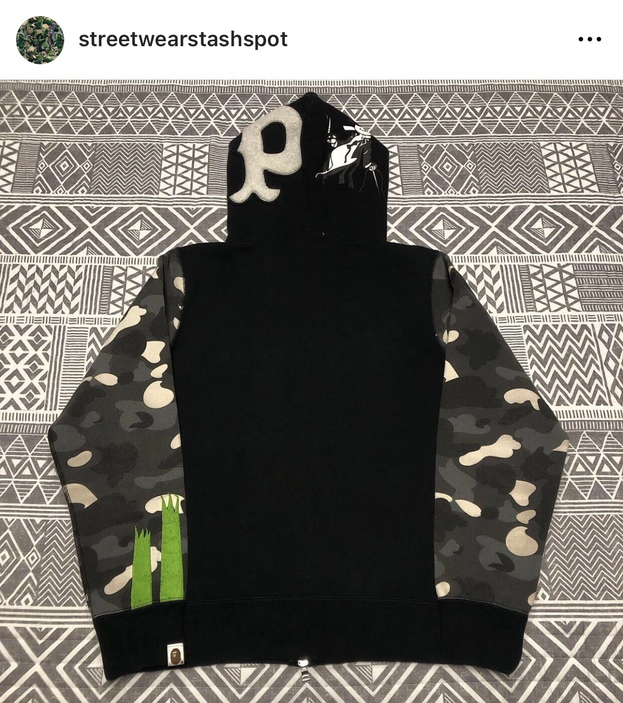 A BATHING APE (BAPE) Felpa con cappuccio e zip intera A Bathing Ape Bape Glow In the Dark City Camo Panda taglia small